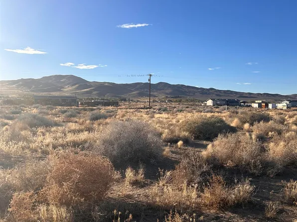 7695 Remington Rd, Silver Springs, NV 89429
