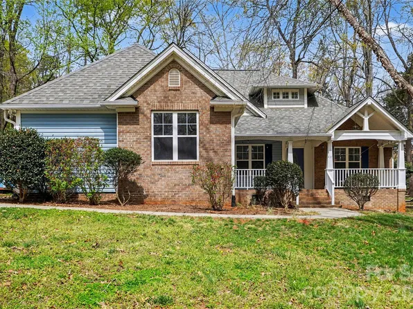 437 Hillcrest Dr, Harrisburg, NC 28075