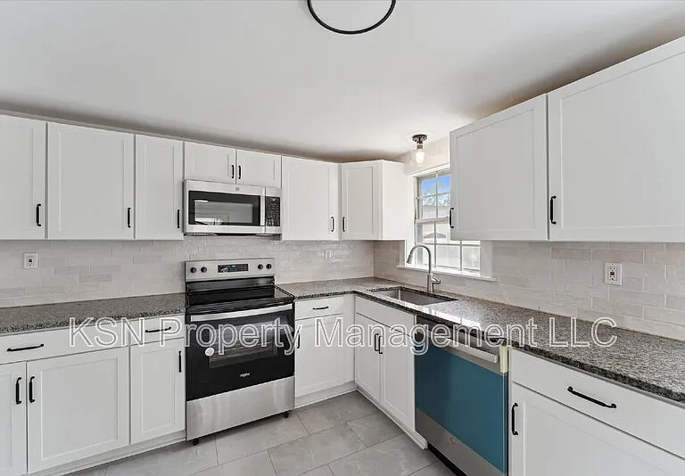 1921 Fitzgerald St — Photo 14