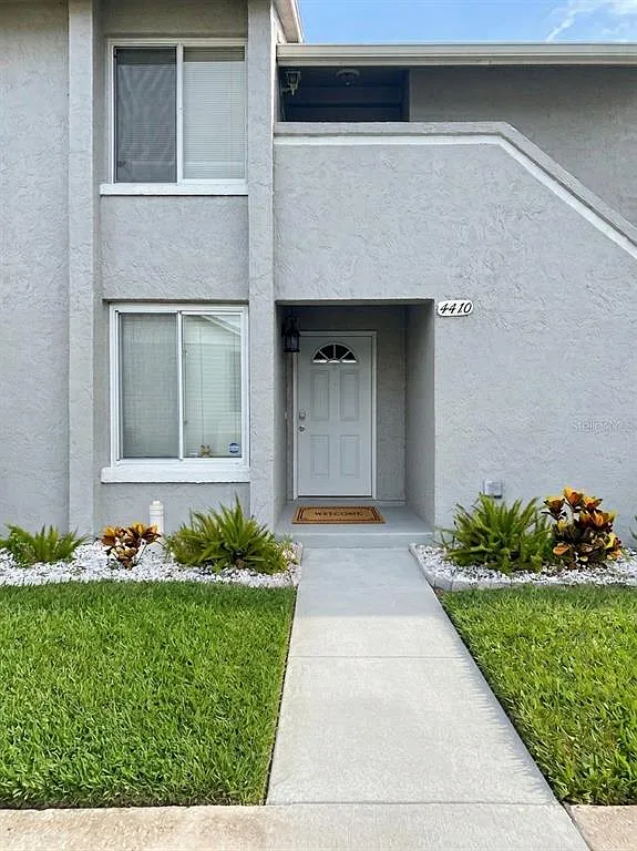 2 bed, 2.0 bath, 948 sqft, $1,975 — Photo 1