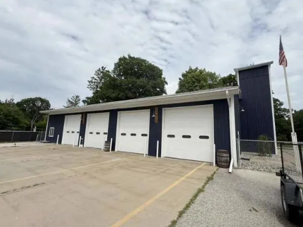 725 W Irish St, Sanford, MI 48657