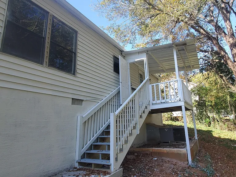 520 Power Ave — Photo 13