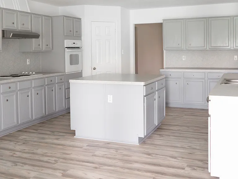7722 Iowa Ln — Photo 4