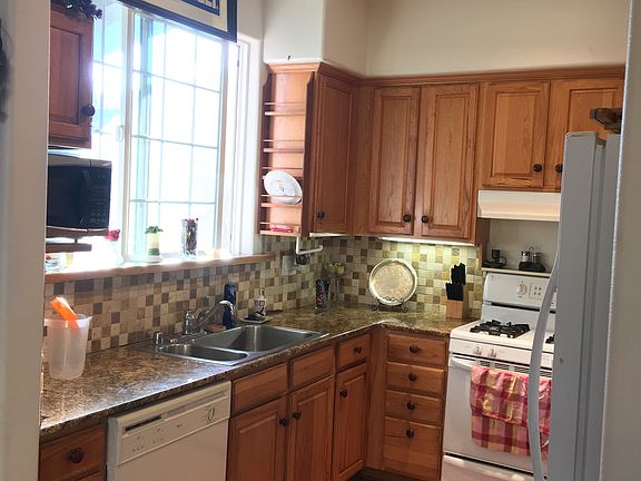 Granite counters in kitchen