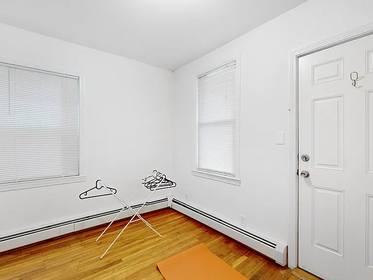 27 5th St #4 — Photo 8