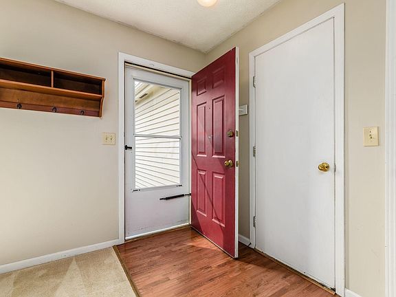 5th image of 2298 Breeze Hill Dr