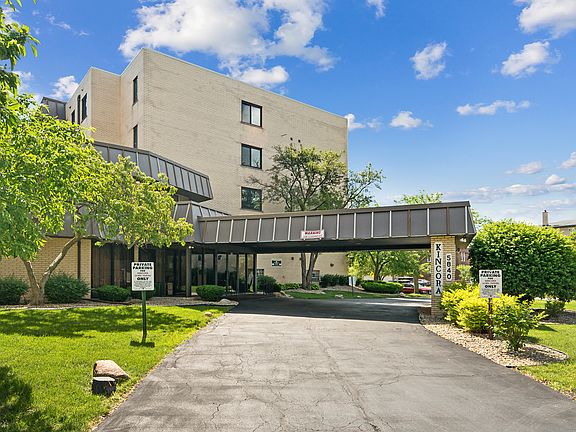 3rd image of 5840 W 104th St APT 311