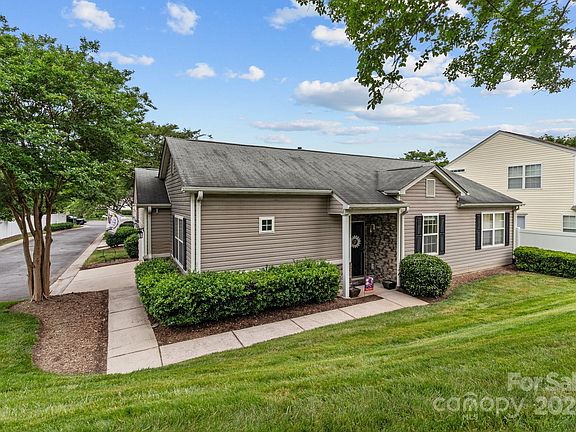 3rd image of 9043 Meadowmont View Dr