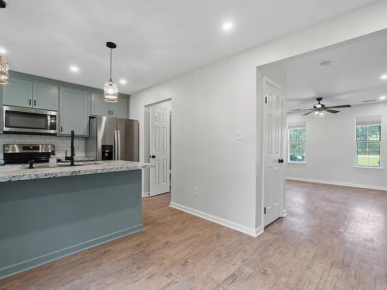 945 Captains Ct — Photo 8