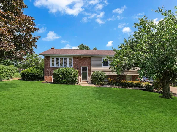 120 Mackall Dr, Beaver, PA 15009
