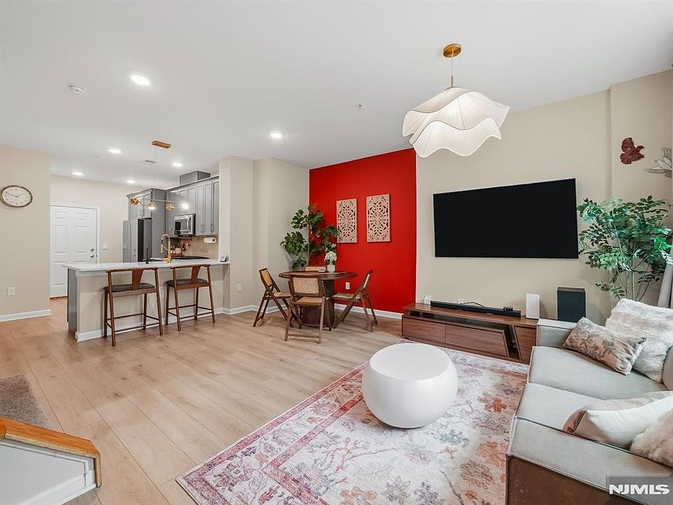 1st image of 175 Wesmont Drive