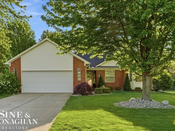 1098 Broad Ax Ln, Smiths Creek, MI 48074