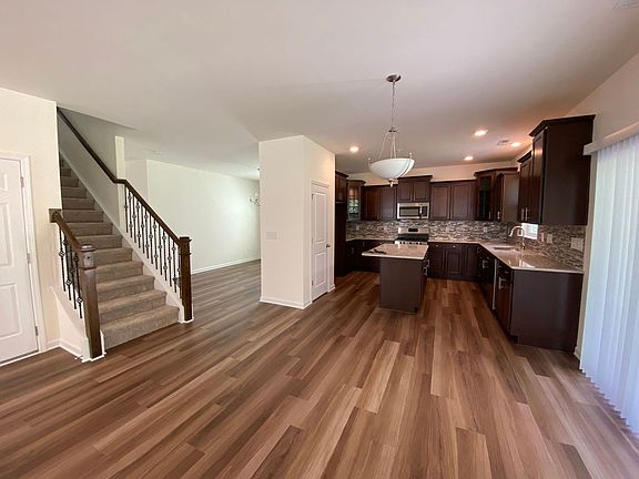 5th image of 107 Tiller Way