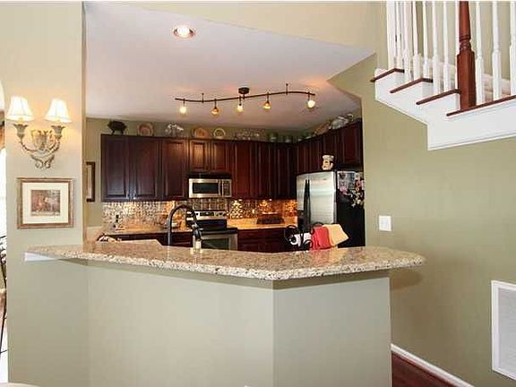 4th image of 1955 Palmetto Isle Dr