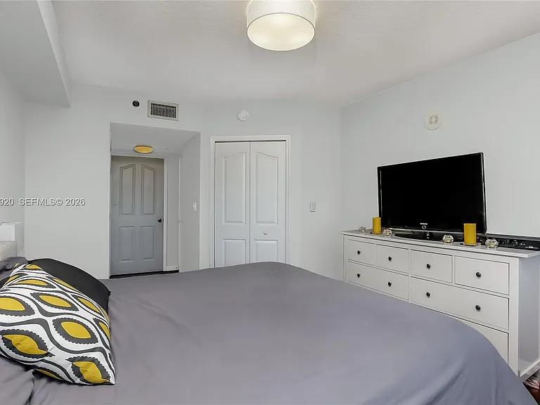 2665 SW 37th Ave #1404 — Photo 5