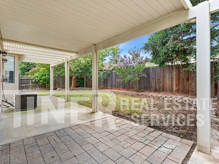 149 Canberra Ct — Photo 20