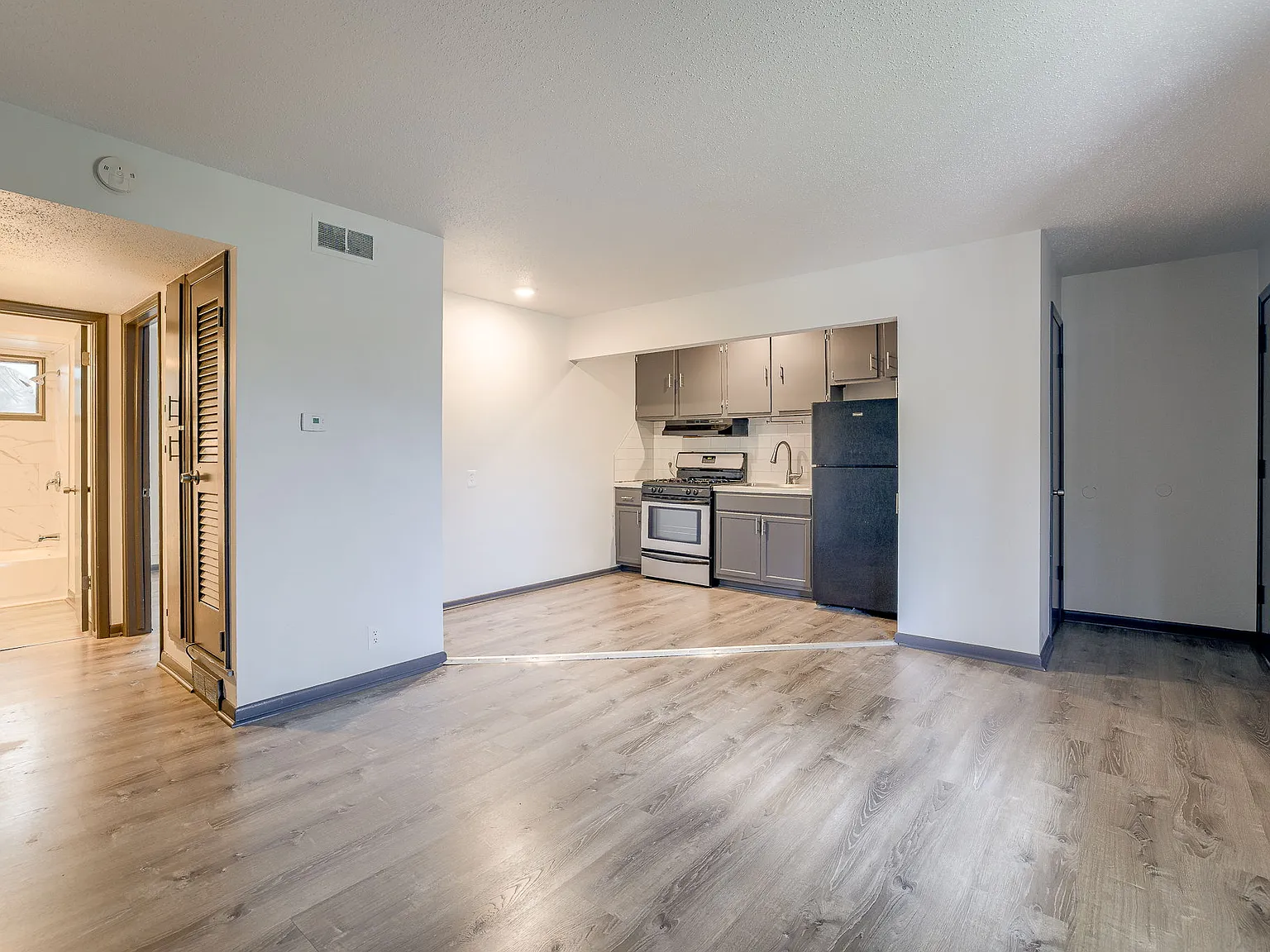 4513 Lafayette Avenue - 5 — Photo 2