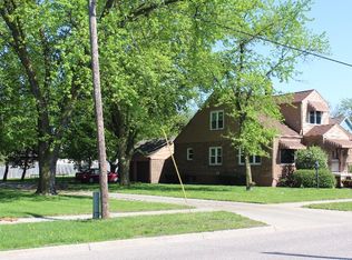 905 Pine St, Essexville, MI