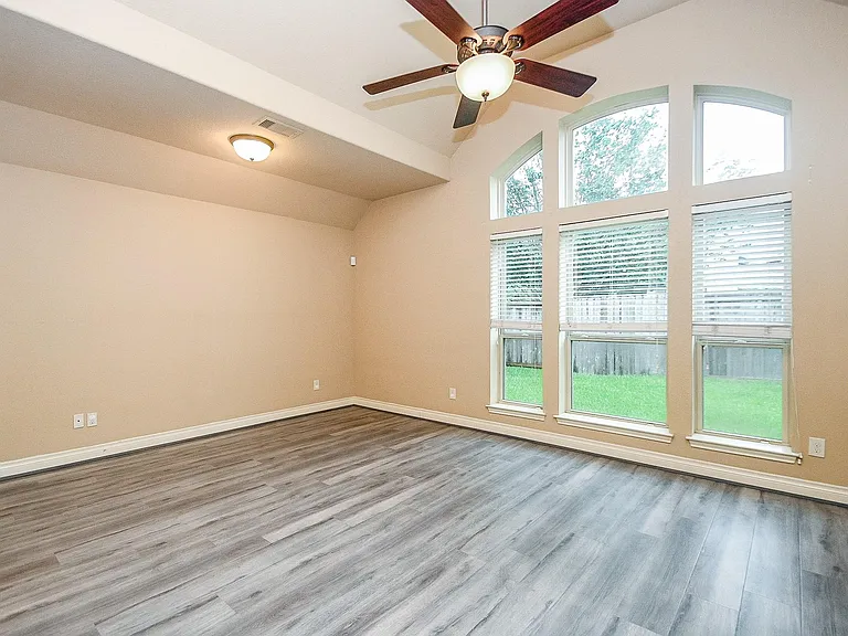 2911 Village Brook Ln — Photo 18