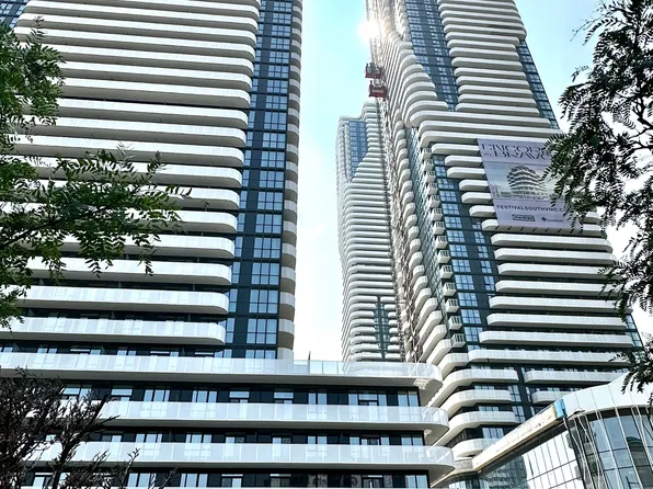 28 Interchange Way, Vaughan, ON