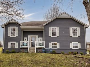 1916 Current St, Liberty, MO 64068
