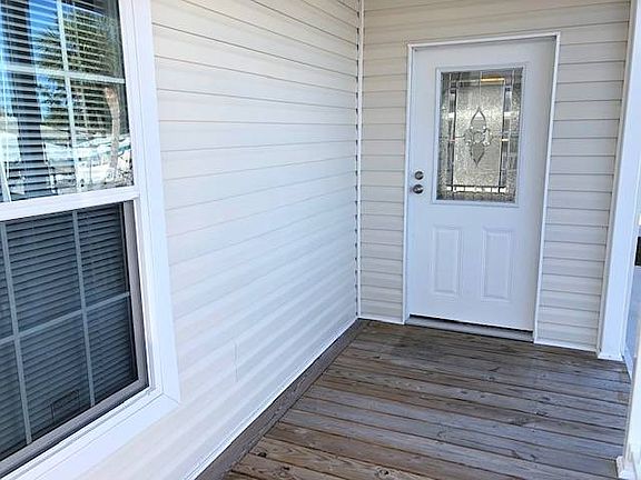 3rd image of 847 Tarpon Glen Ln