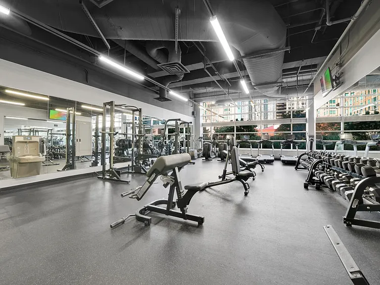 545 N Dearborn St #2510 — Photo 34