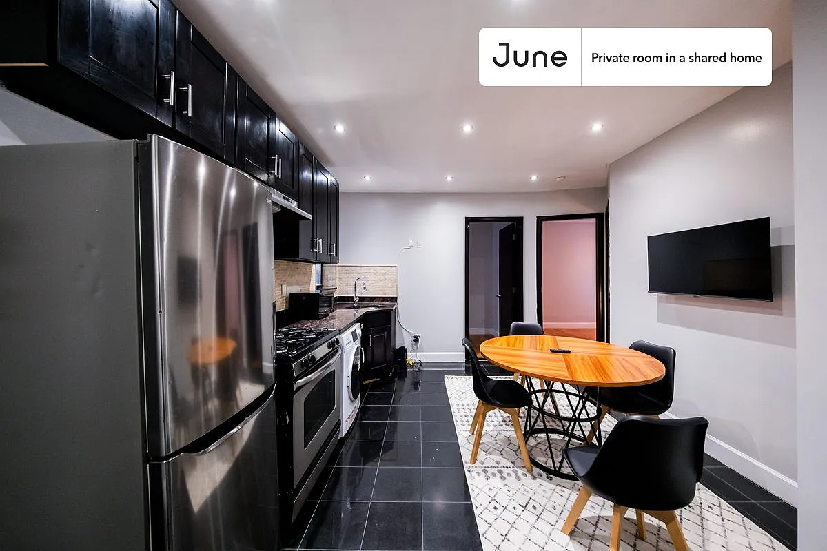 Full bedroom in 3 bed/1 bath home in Central Harlem #1831 A — Photo 4