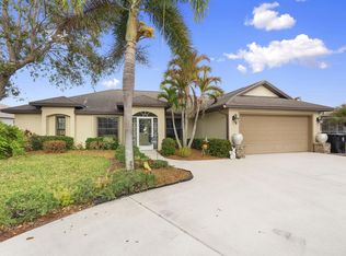 321 SW Panther Trce, Port Saint Lucie, FL 34953