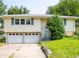 4233 Terrace Dr, Omaha, NE 68134