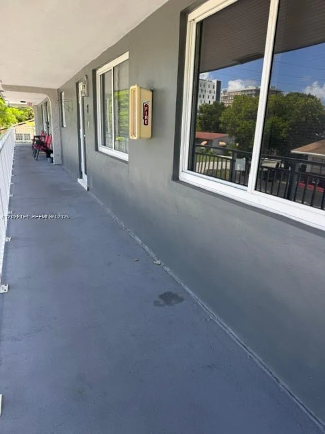 Hallandale Park — Photo 1