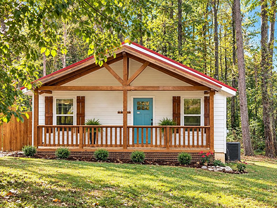 1st image of 1002 Russell Hill Rd NW