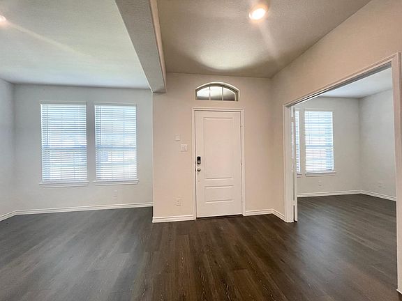 5th image of 2856 Franklin Dr