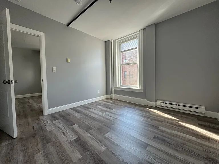 460-3 N Main St — Photo 6
