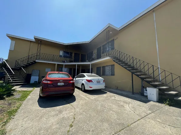 5611 Bancroft Ave APT C, Oakland, CA 94605
