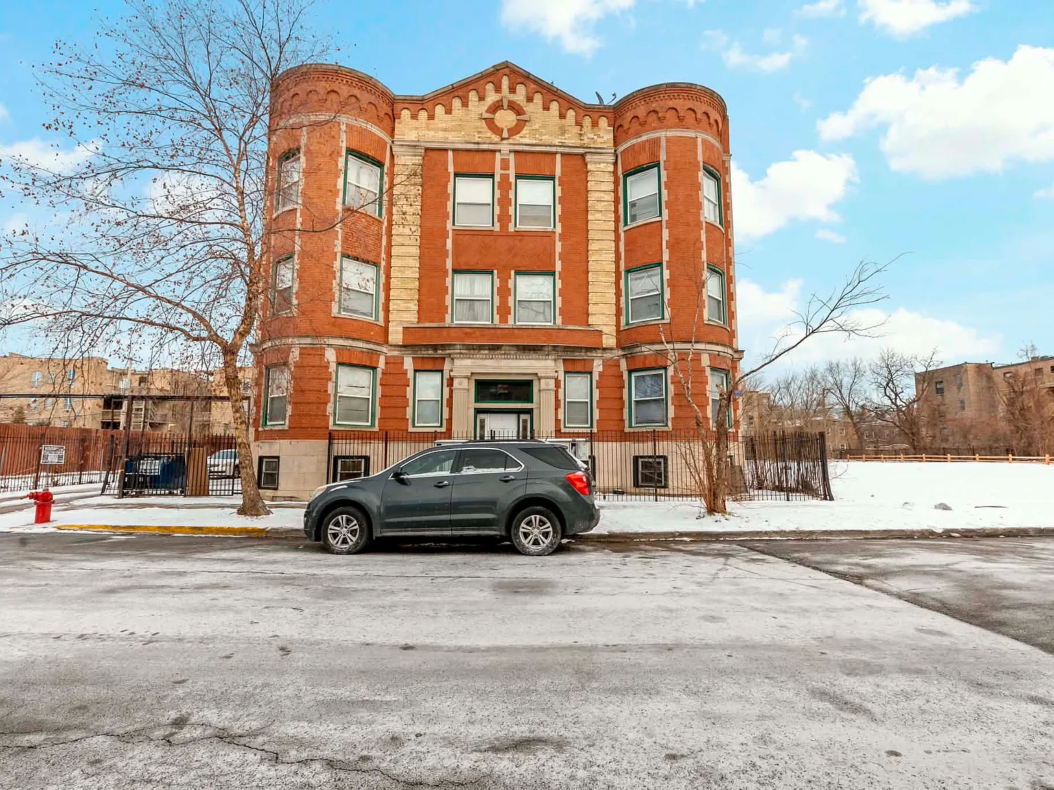 5201 S Calumet Ave — Photo 4