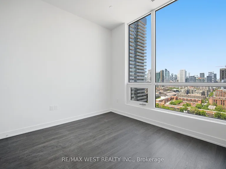 15 Richardson St #2101 — Photo 24