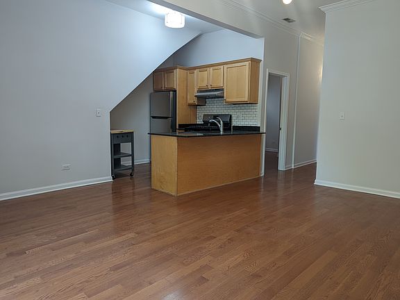2nd image of 3117 N Paulina St APT 1