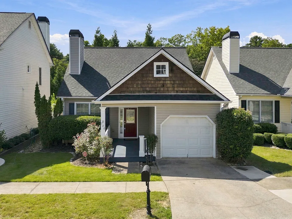 726 Gardenside Cir SE