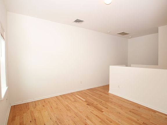 3rd image of 926 N 2nd St #C