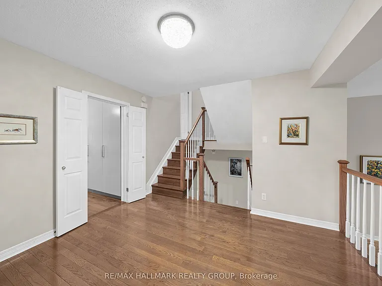 44 Dunbarton Ct — Photo 11