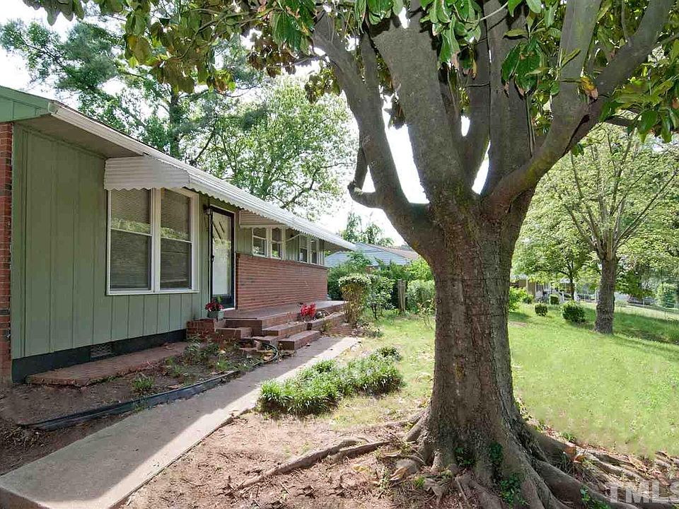2nd image of 812 Newcombe Rd