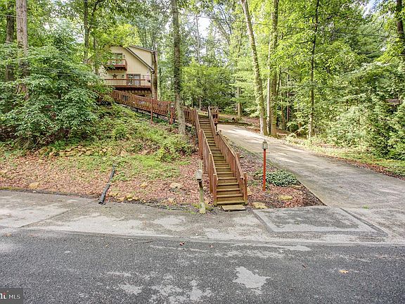 2nd image of 8140 Michaux Dr