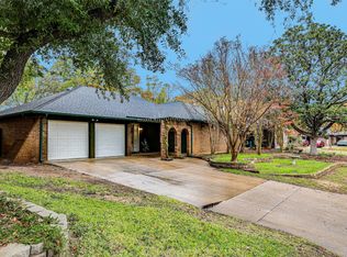 3902 Old Place Rd, Arlington, TX 76016