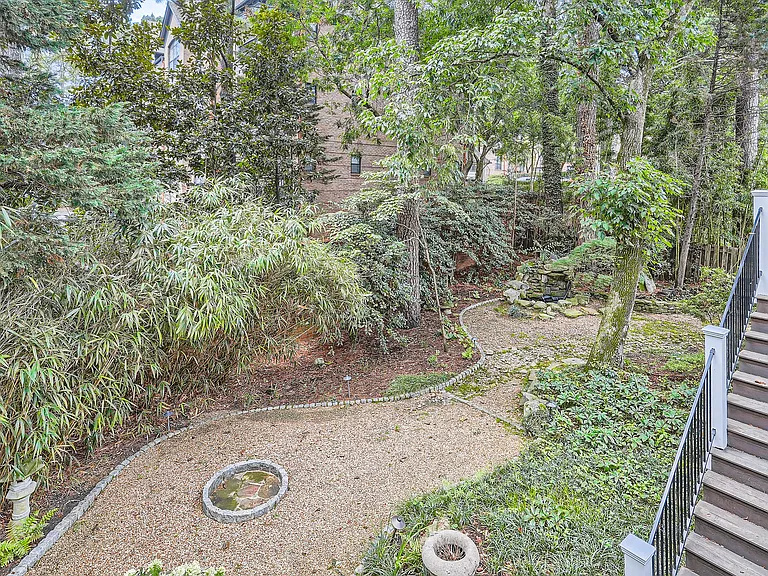 3362 Mathieson Dr NE — Photo 42
