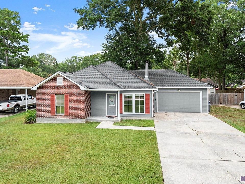 1st image of 11146 Village Green Dr