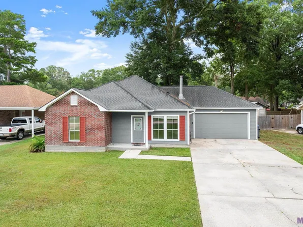 11146 Village Green Dr, Greenwell Springs, LA 70739