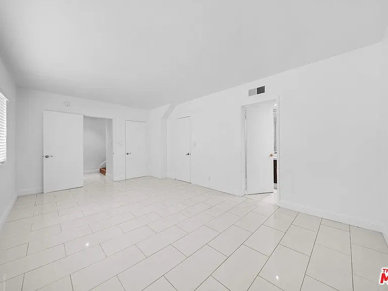 148 S Reeves Dr #4 — Photo 17