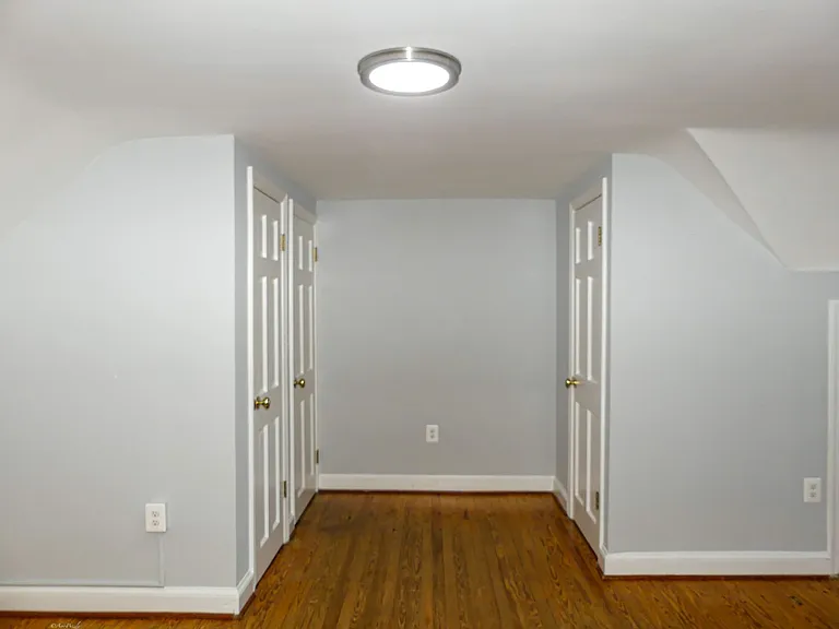 903 Crestview Dr — Photo 9