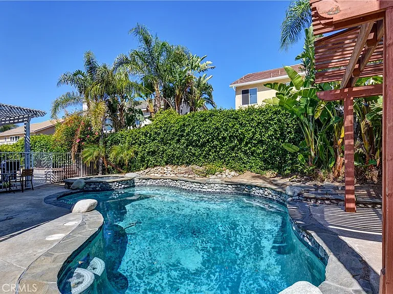 2587 Macbeth Ave — Photo 3